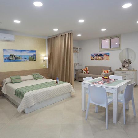Theos Holidays Apartments Giardini Naxos Exteriér fotografie