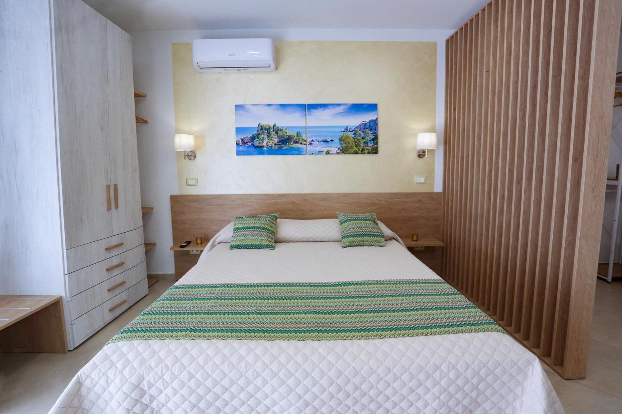 Theos Holidays Apartments Giardini Naxos Exteriér fotografie