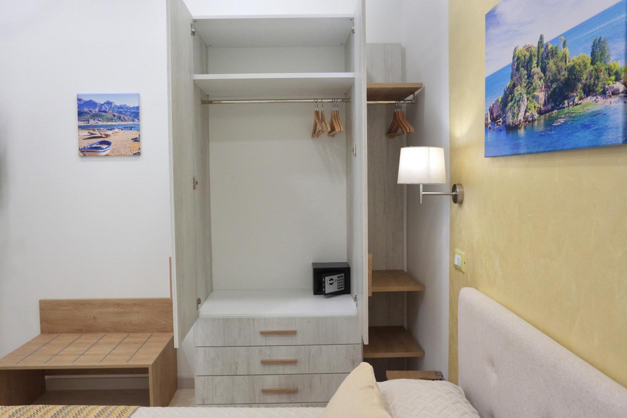 Theos Holidays Apartments Giardini Naxos Exteriér fotografie