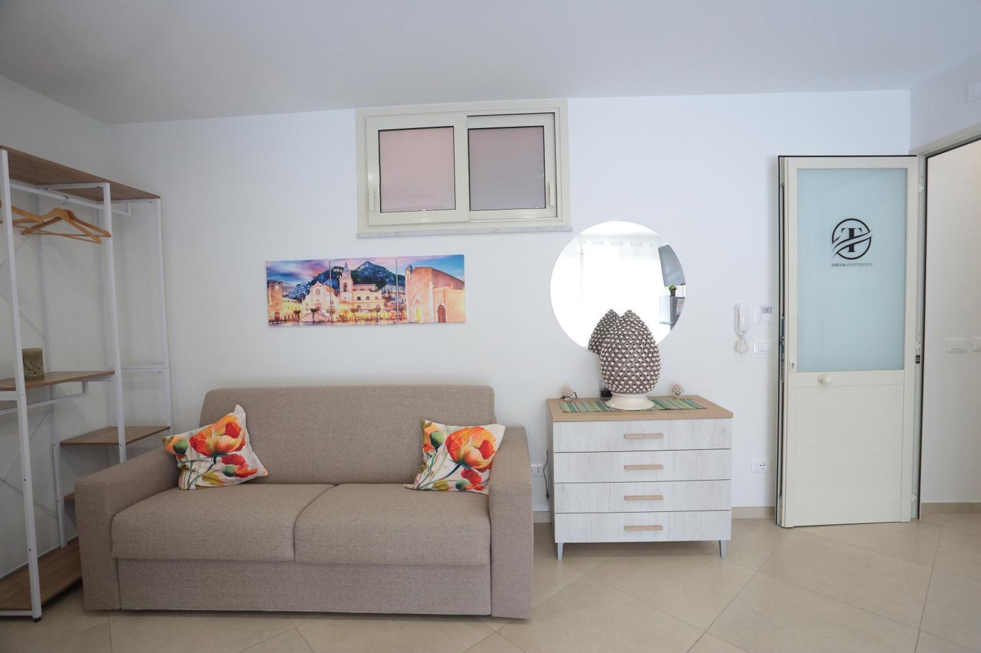 Theos Holidays Apartments Giardini Naxos Exteriér fotografie
